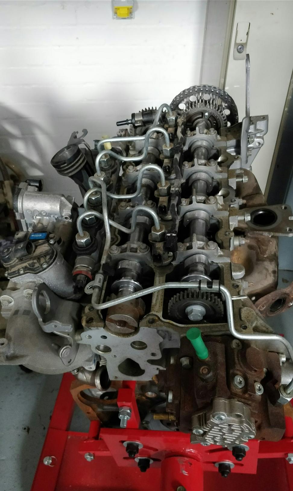 Heavy-duty diesel engine repair